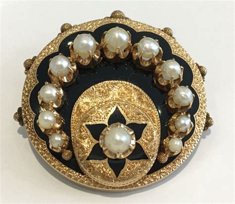14k Yellow Gold Antique Pearl And Black Enamel Brooch