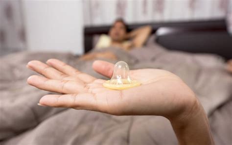 Stealthing Wenn Männer beim Sex heimlich das Kondom abstreifen