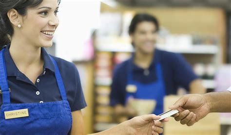 7 Skills That Retailers And Retail Employees Need To Be Proficient At