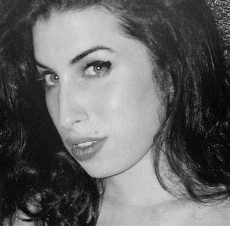 amywinehousequeen amy winehouse photographed by charles moriarty 2003 tumblr pics