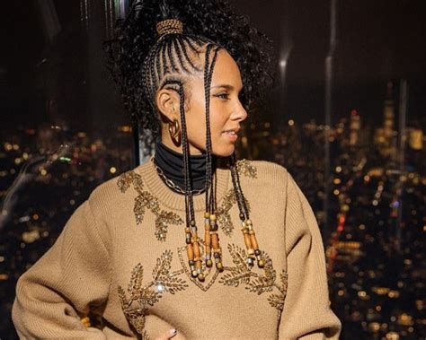 Check Out Alicia Keys Flaunts Her Stunning Dreadlocks From The Top Of