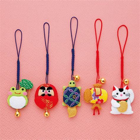 You can also experiement with sound by inserting normal straws. DIY Japanese Folk Art Mobile Strap Fabric kit Can make 5 Mascot --- Japanese Craft Kit (Just use ...