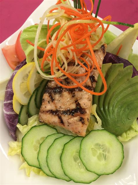 Jun 15, 2021 · new england clam chowder with oyster crackers. Salmon salad | Salmon salad, Clam bake, Salmon