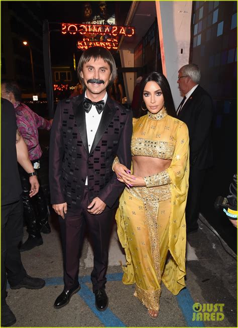 photo kim kardashian dresses as cher for halloween with jonathan cheban 01 photo 3979005