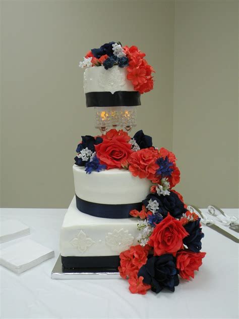 Coral And Navy Wedding Cake I Dont Like That Thing Under The Top Tier