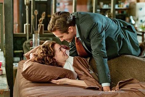 Love And Other Drugs Movie Review Starring Jake Gyllenhaal And Anne
