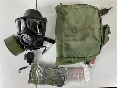 Us Military M40 Gas Mask Size Small With Bag Ebay