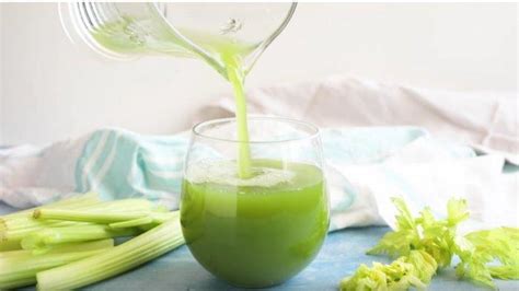 Manfaat vitamin a sendiri sangatlah penting bagi tubuh, yang berguna untuk : 5 Manfaat Ajaib Jus Seledri untuk Kesehatan Tubuh, Bisa ...