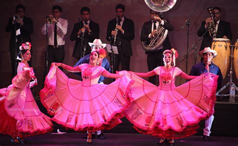 Muestran Tradición Dancística De Sinaloa