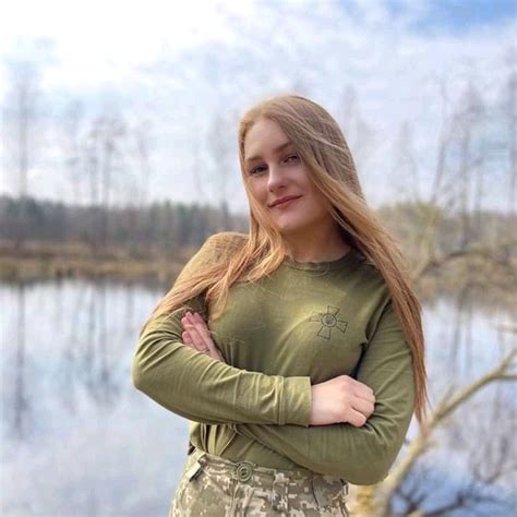 pin de НЕ ПРОБАЧУ НЕ ЗАБУДУ en women at war militar ucrania arte militar