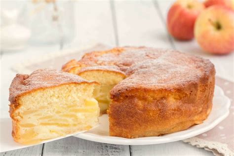 Gâteau invisible aux pommes par Cyril Lignac