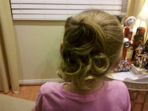 Pull the sides of your hair over to cover the entire sock and just keep tucking and rolling the sock and your hair until all of your hair is securely rolled around the sock. Desert Girls Vintage: Sock Bun