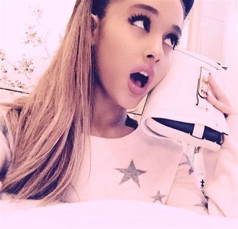 Ariana Grande Adicta A Los Selfies En Instagram La Cantante Es Una