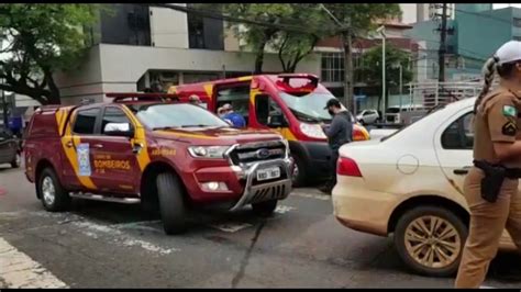 Carros Se Envolvem Em Forte Colisão Entre As Ruas Paraná E Sete De Setembro Vídeo Dailymotion