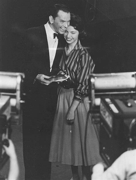 Forever Frank Sinatra Photographed With Eldest Daughter Nancy Frank Sinatra Sinatra Old