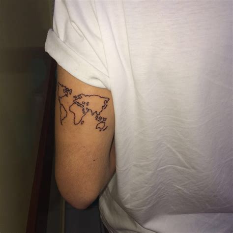 World Map Tattoo Mapa Mundi Tatuagem Tatuagens Pinterest Mapa Mundi Tatuagens E Tatuagens