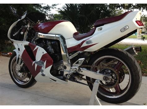 The bike had been sitting for a long time in a deep heated garage andthat'swhy it cleaned up so nice. 1993 Suzuki Gsx-R 600 for sale on 2040-motos