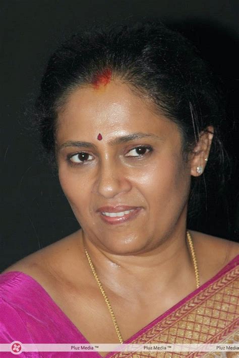 Tv Anchor And Actress Lakshmi Ramakrishnan Hot Photos