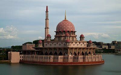 Kepelbagaian pengurusan sekolah agama rakya t di malaysia. Sosio budaya dan agama di Malaysia: Lampiran