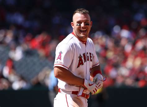 Mike Trout Hits Impressive Golf Trick Shot May Be Well On His Way To