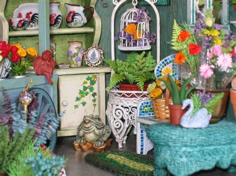 Dollhouse Flowers In 2020 Flower Shop Miniature Garden Doll House