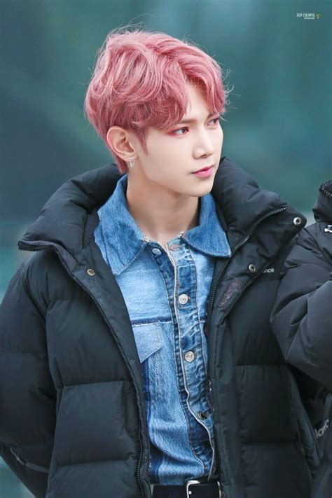 Yeosang | Kpop hair color, Kpop hair, Boys colored hair