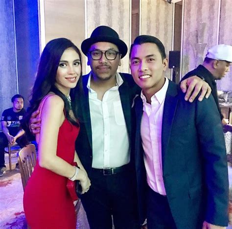 Meghan markle arrives with prince harry to the endeavour fund awards in 2019, dressed in a bespoke givenchy skirt and shirt. Glamornya, Lihat Selebriti Yang Dijemput Ke Perkahwinan YM ...