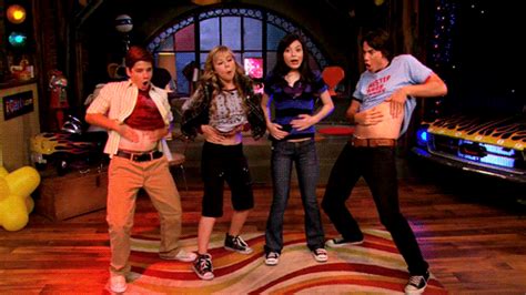 The Cast Of Icarly Reunited And They All Look Grown Up Af Popbuzz