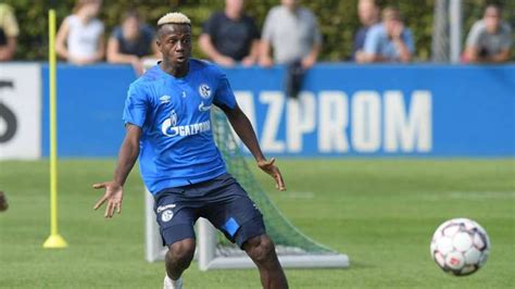 Maybe you would like to learn more about one of these? Schalke-Neuzugang Hamza Mendyl: Die marokkanische Grätsch ...