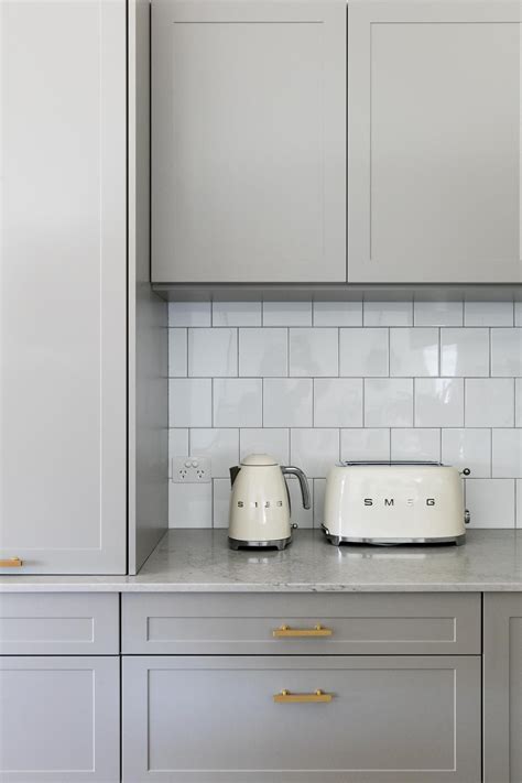 Coastal grey caesarstone countertops quartz backsplash countertop kitchen cabinets stone using blizzard natural. Caesarstone Gallery | Noble Grey | Kitchen & Bathroom ...