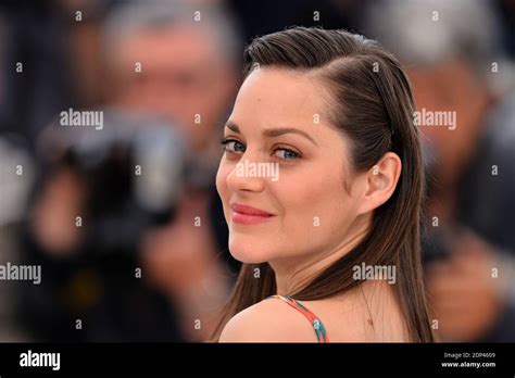 Marion Cotillard Posing At The Photocall For The Film Macbeth As Part