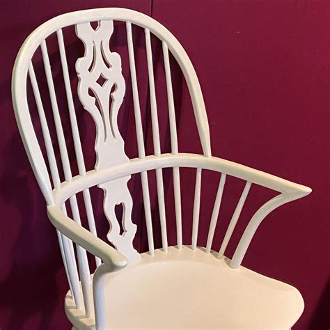 Amazing gallery of interior design and decorating ideas of windsor chairs in living rooms, girl's rooms, dining rooms, kitchens by elite. White Painted Windsor Chair - Antique Chairs - Hemswell ...