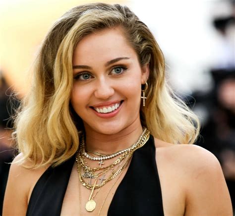 “barely Covering The Breast” Miley Cyrus Got Naked And Stunned Her Fans Scion Of Olympia