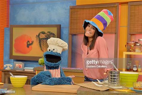 Sesame Street Hosts Univisions Despierta America Fotografías E Imágenes