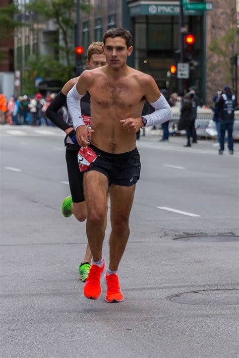 An Athlete Running The 2019 Chicago Marathon With Two Prosthetic Limbs Creative Commons Bilder