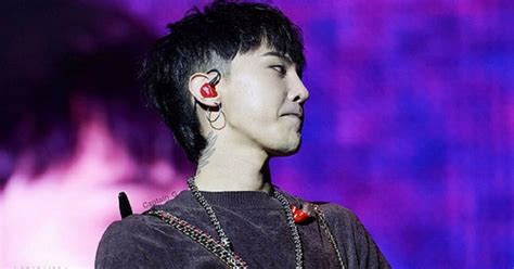 See more ideas about g dragon, k pop star, dragon. G-Dragon Spotted with New Changes to His Hairstyle - Koreaboo