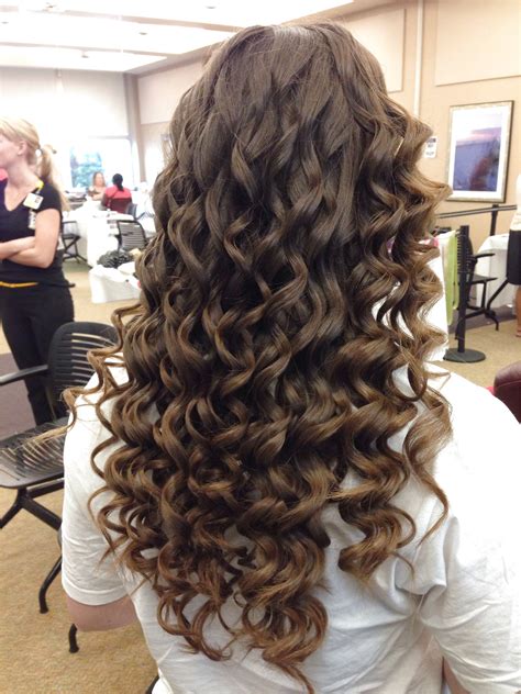 Wand Curl Wavyhairstyles Click To See More Wand Hairstyles Curly Hair Styles Hair Styles