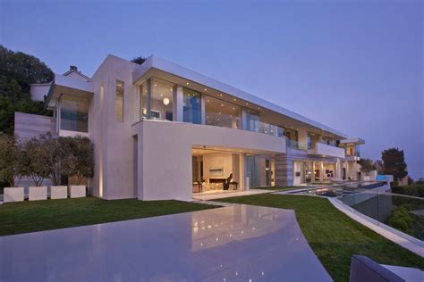 Large Modern Home With Lovely City Views Bel Air Los Angeles Architecture Architecture Design