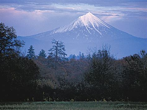 Mt Mcloughlin Is The Highest Point In Southern Oregon Southern