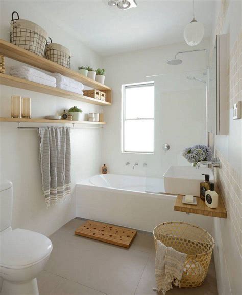 Check spelling or type a new query. Gäste-Toilette mit Badewanne in hellen Farben | Moderne ...