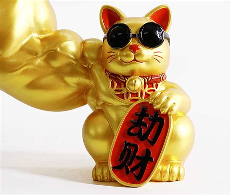 You Can Now Get A Super Jacked Waving Cat Statue Maneki Neko