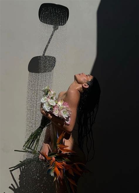 Kylie Jenner Goes Completely Nude As She Covers Her Up With Rose Petals