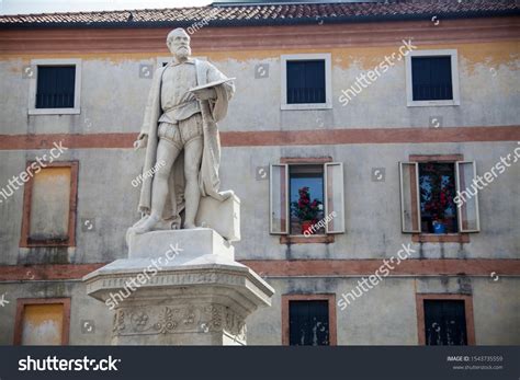 Ponti moldova | ponti home. Statua di Jacopo da Ponte | Living Bassano