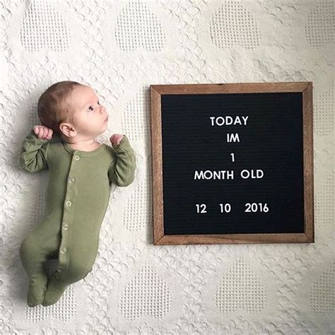 Such A Cute 1 Month Baby Photo Monthly Baby Photos Baby Milestone