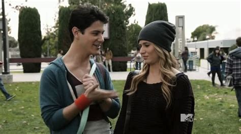 faking it episode 106 recap i promise this threesome won t be weird at all autostraddle