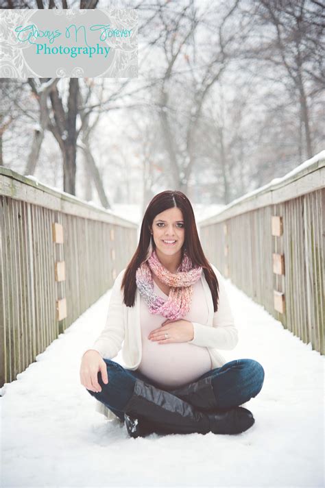Cool What To Wear For A Winter Maternity Photo Shoot 2022 Winterwearone