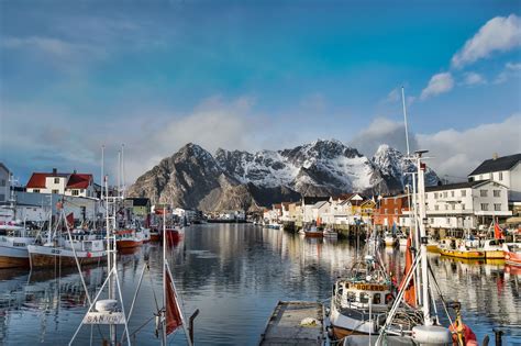 For those coming from bodø, henningsvær. Henningsvær - K O S M O S