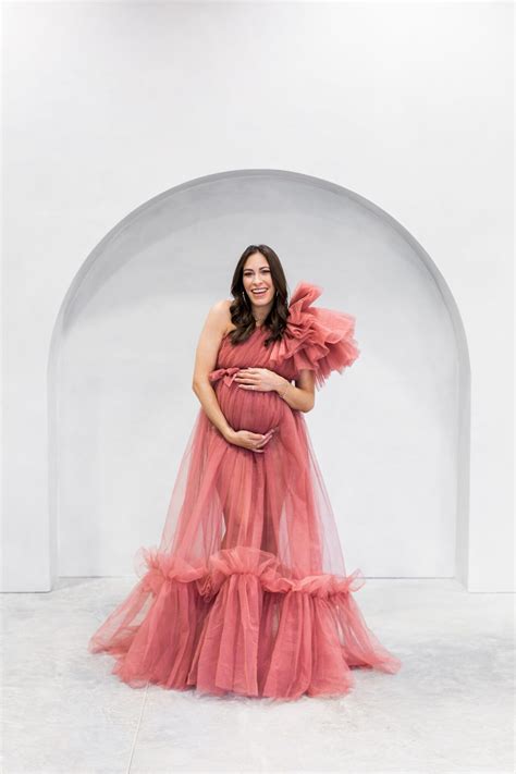 7 Maternity Shoot Outfit Ideas A Glam Lifestyle 2023