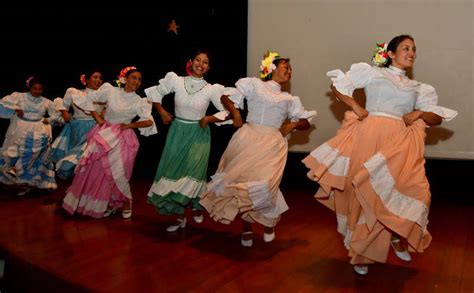Bailes Tipicos De Ecuador