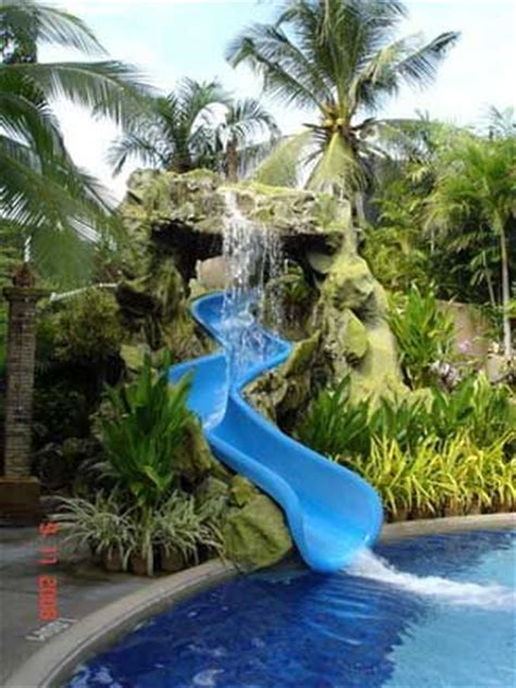 A simple slide with a durable and built in ladder. Building a swimming pool slide - Amazing Interior Design